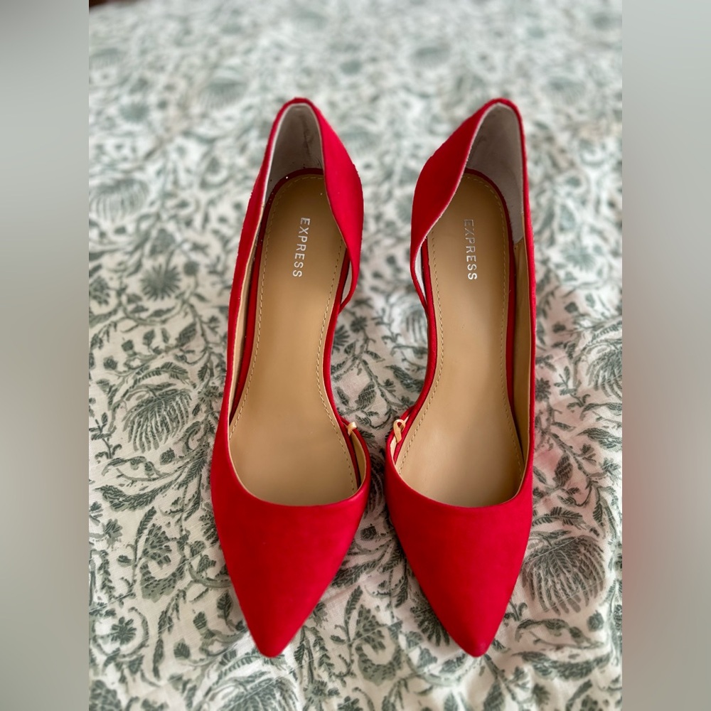 EXPRESS HEELS